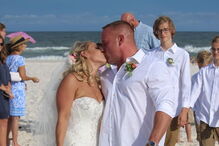 Cerimónia decorreu na praia, em Alabama