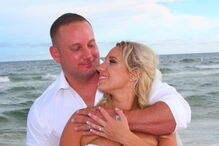 Cerimónia decorreu na praia, em Alabama