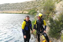 Resgate do corpo da mulher que morreu em queda de carro em ravina