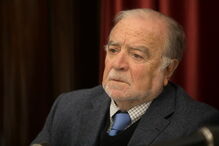 Serviço militar obrigatório esteve em vigor até setembro de 2004.