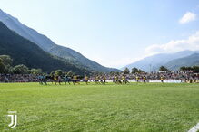 Ronaldo leva pequena vila à loucura