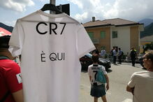 Ronaldo leva pequena vila à loucura