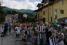 Ronaldo leva pequena vila à loucura