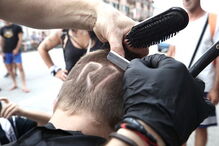 Ronaldo leva pequena vila à loucura	