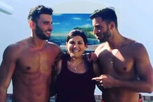 Dolores Aveiro com Jonathan e Kevin Sampaio	