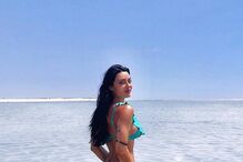 Diana Monteiro arrasa em biquíni