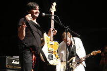 Atuação de Dead Combo