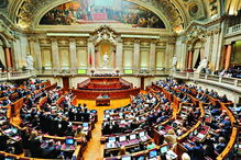 Parlamento aprovou novas regras contra o branqueamento de capitais    