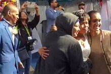 Casal casou debaixo de uma ponte, na Cidade do Cairo