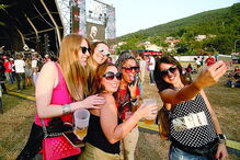  Festivaleiros divertiram-se durante a tarde