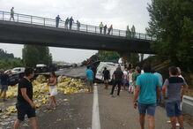 Colisão entre dois camiões e vários carros na A1 na Mealhada