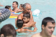 Marcelo na Praia das Rocas, em Castanheira de Pera