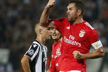 Benfica contra o PAOK no estádio Toumba
