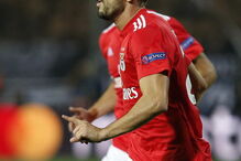 Benfica contra o PAOK no estádio Toumba