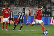 Benfica contra o PAOK no estádio Toumba