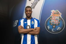 Bazoer no FC Porto por empréstimo