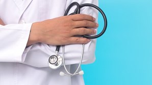 Governo contrata 220 médicos de família, saúde pública e especialidades hospitalares