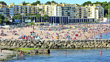 Poluição interdita Praia de Santo Amaro de Oeiras