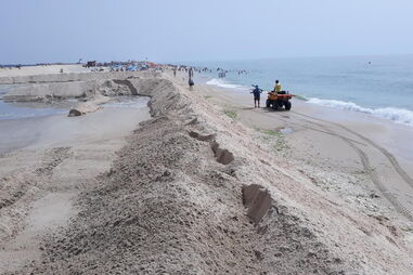 Obras em curso na praia da Fuseta-Mar