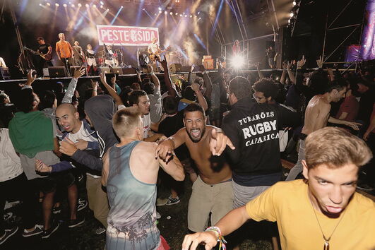 Ambiente de festa é um dos atrativos do festival O Sol da Caparica, que já vai na sua quinta edição 