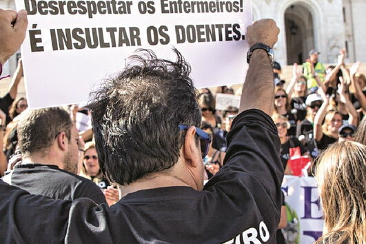 Enfermeiros exigem descongelamento das carreiras e um ajuste dos salários