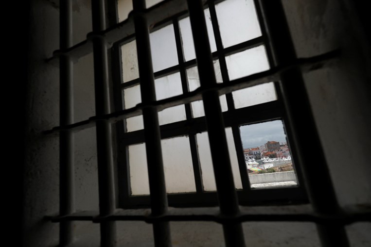 Uma das janelas da prisão de Peniche