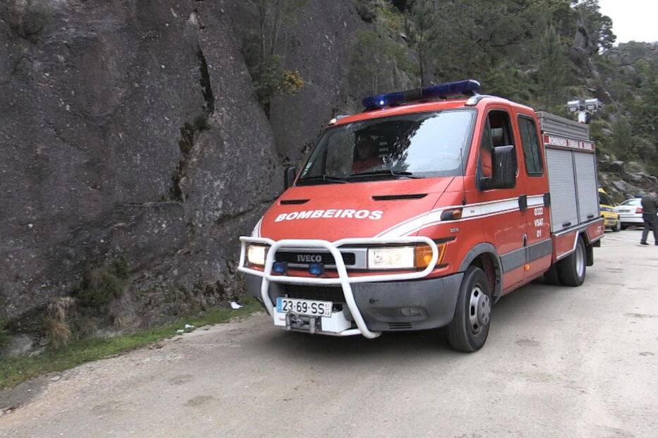 Bombeiros resgatam com 