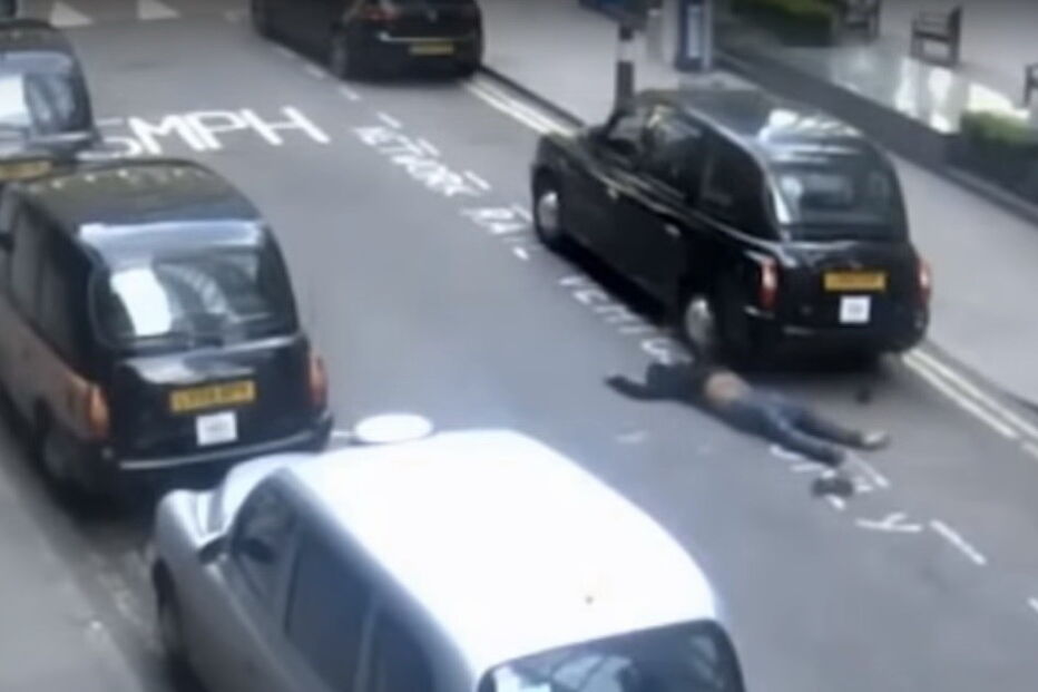 Taxista deixa passageiros inconsciente no meio de uma rua de Londres