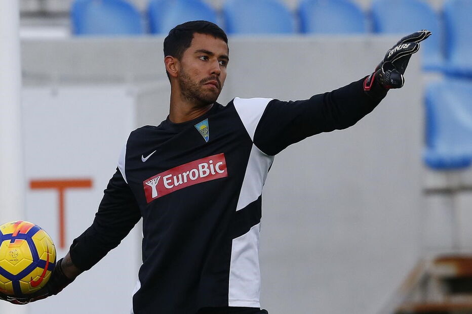 Renan ao serviço do Estoril	