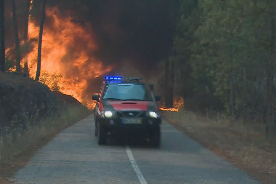 Mensagens de alerta levam 12 horas a ser recebidas pelo sistema da proteção civil
