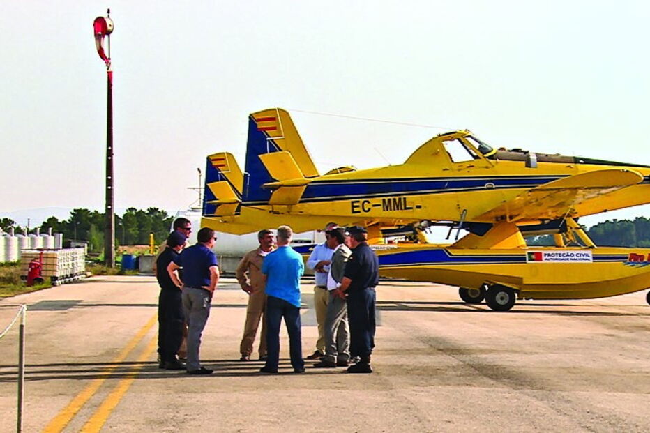 Aviões que combateram incêndios na Suécia voltaram para Portugal