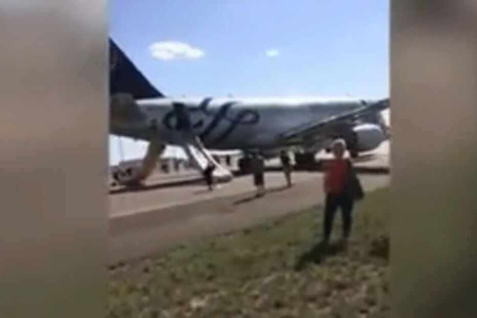 Fumo em cabine de avião obriga a cancelamento de voo 