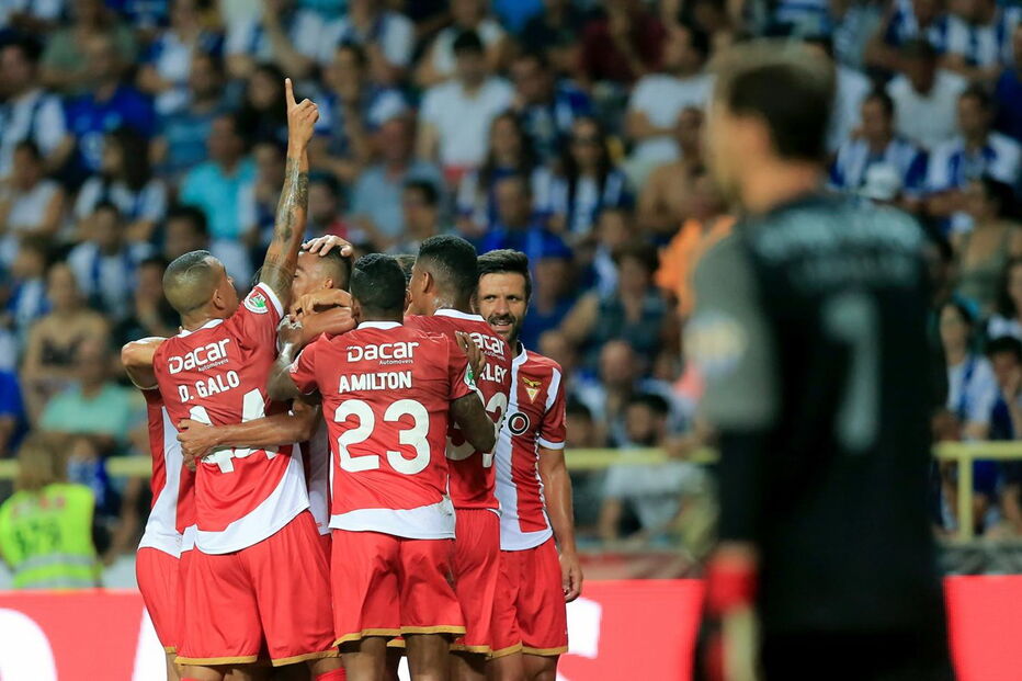 FC Porto e Desportivo das Aves na Supertaça	