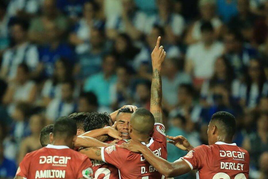 FC Porto e Desportivo das Aves na Supertaça	