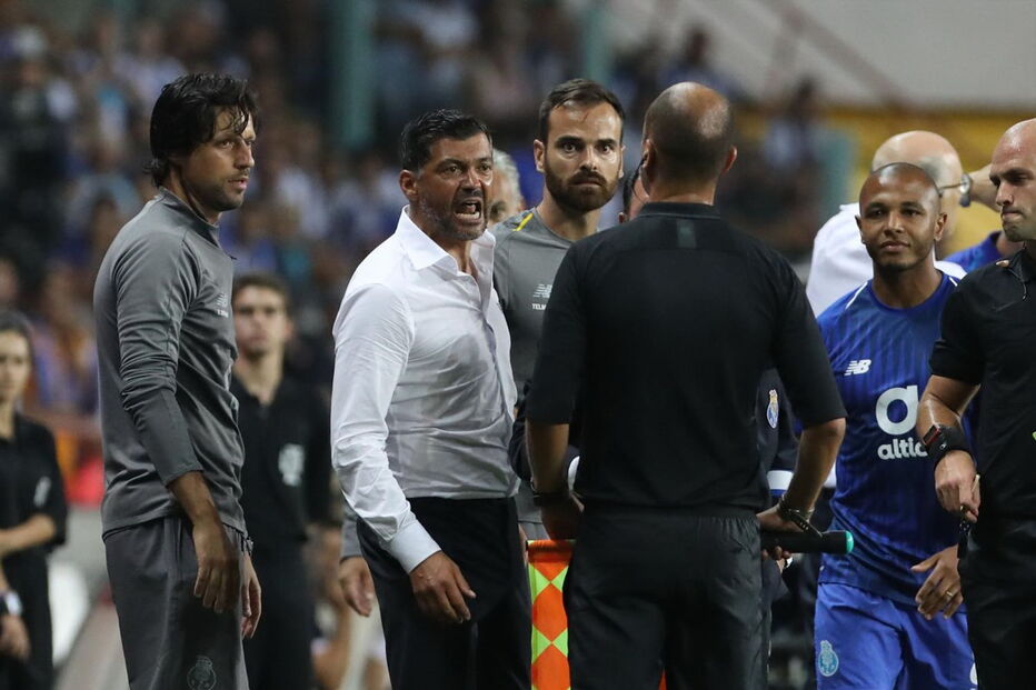 Sérgio Conceição exaltado na Supertaça