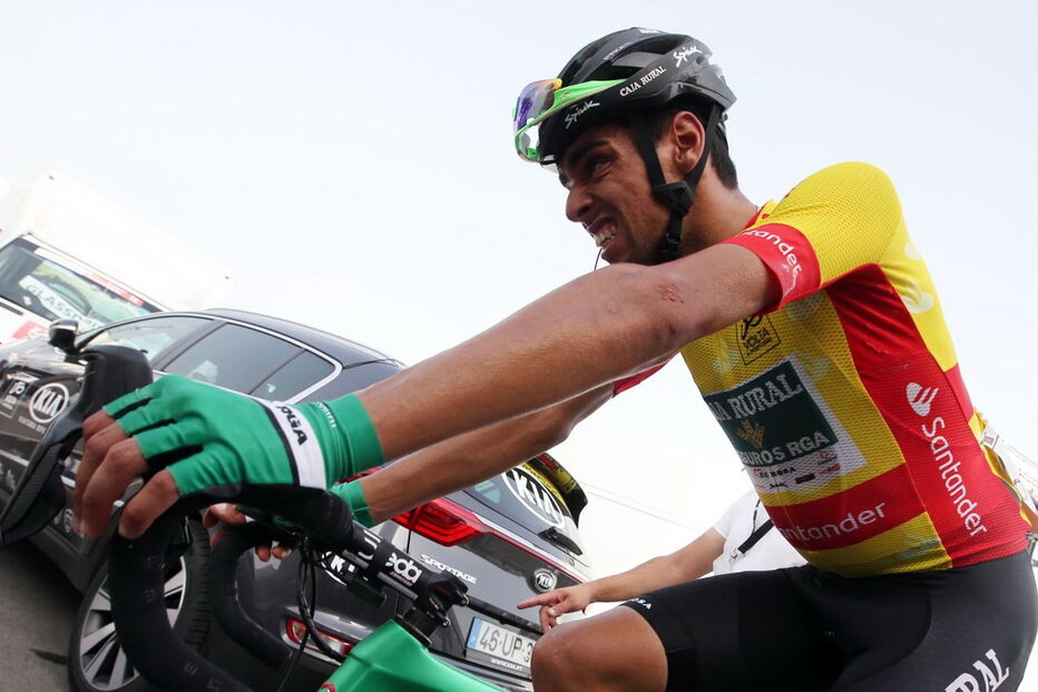 Rafael Reis no momento em que termina a etapa perdendo a camisola amarela de líder 