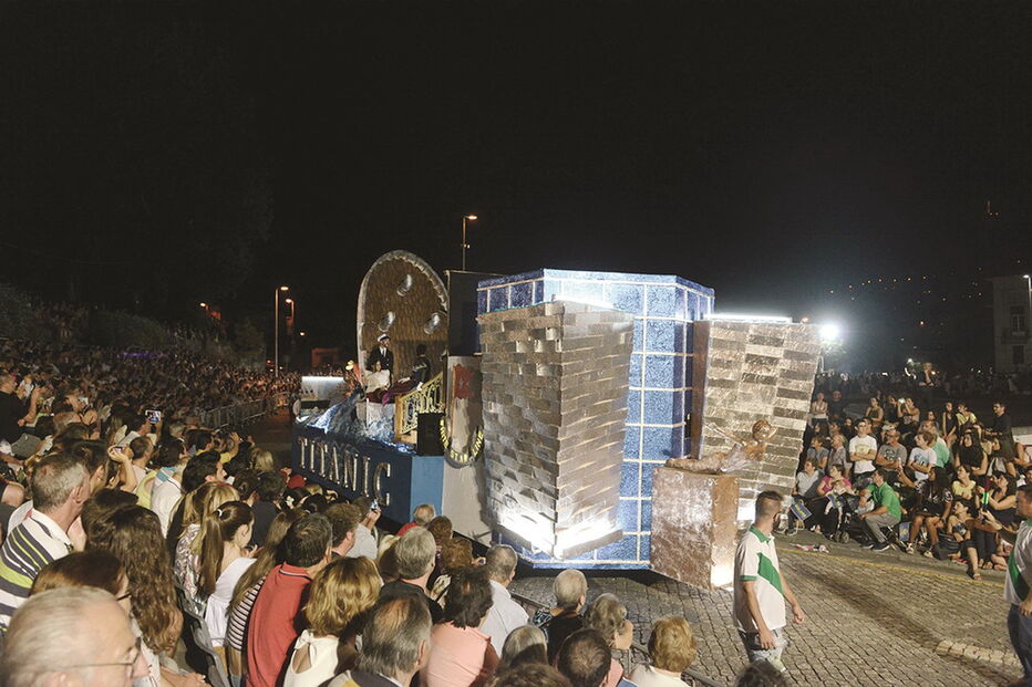 Perigo de fogo obriga a trocar foguetes por sinos em Guimarães