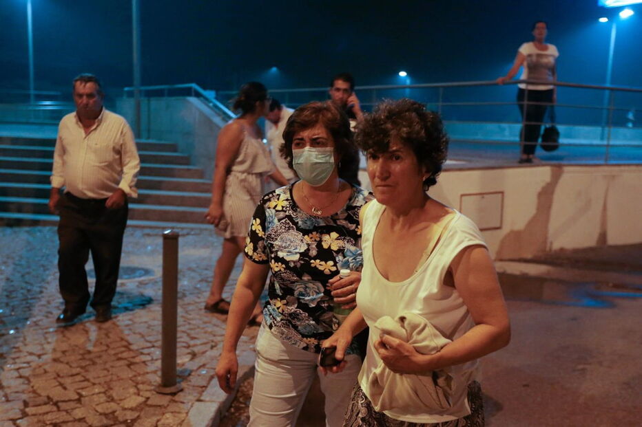 As imagens do inferno das chamas de Monchique que já chegaram à vila