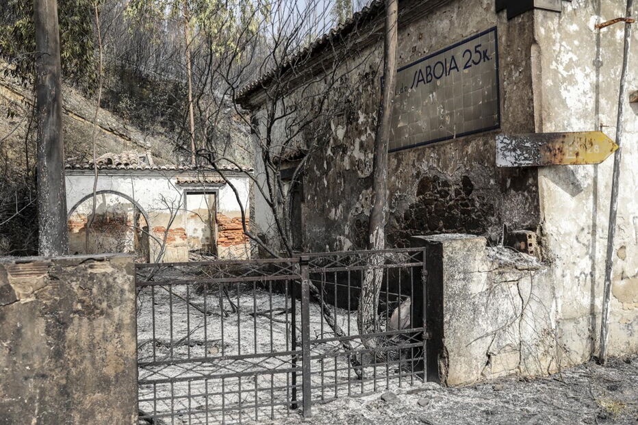 As imagens do inferno das chamas de Monchique que já chegaram à vila