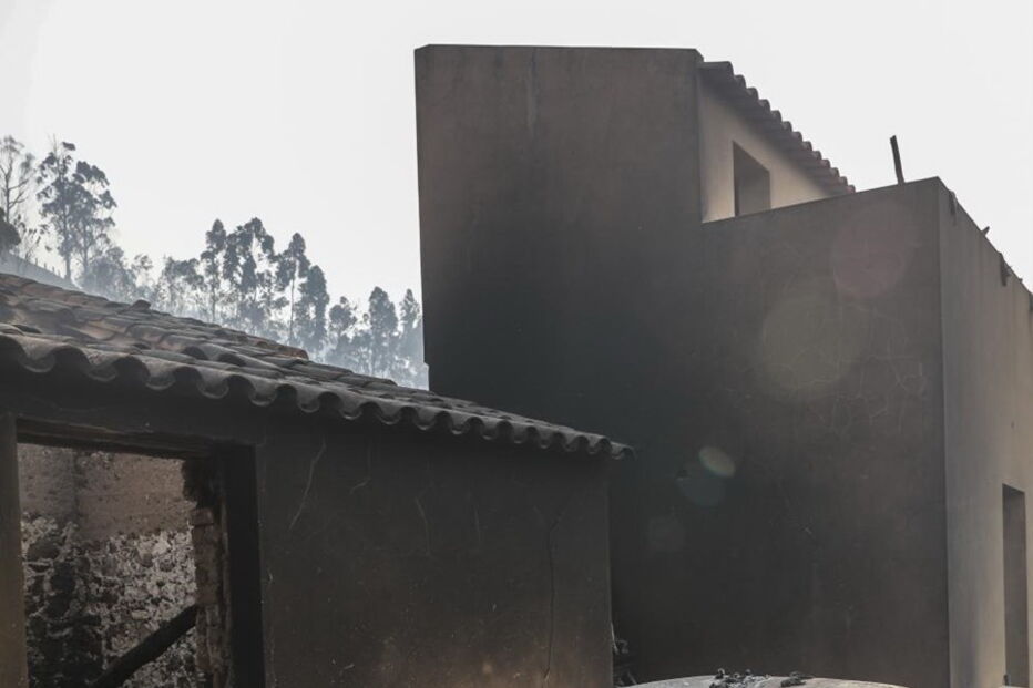 O rasto de destruição deixado pelas chamas em Monchique