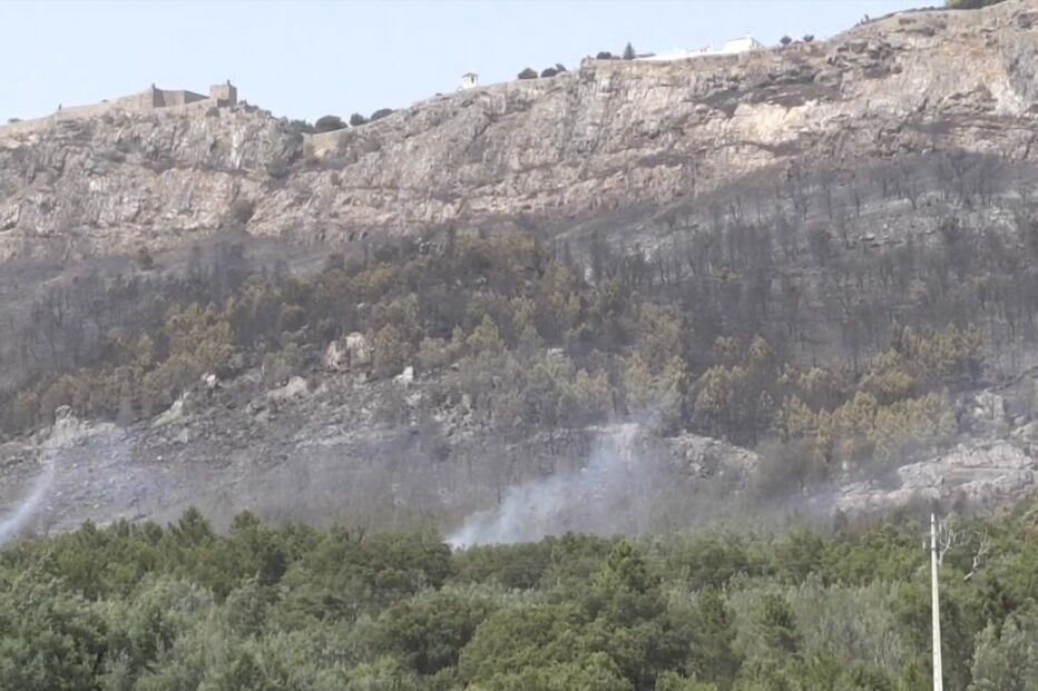Fogo em Marvão deixou encosta da vila histórica pintada de negro