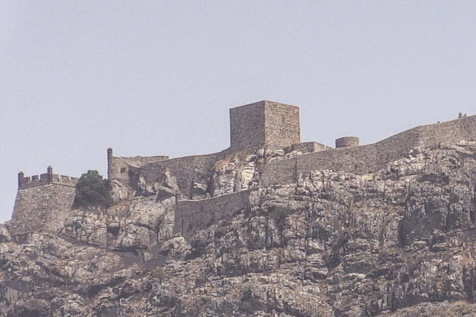 Fogo em Marvão deixou encosta da vila histórica pintada de negro