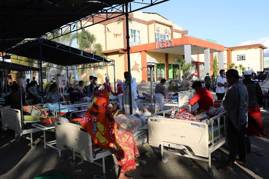 Sismo em Lombok fere milhares de pessoas e deixa rasto de destruição na Indonésia