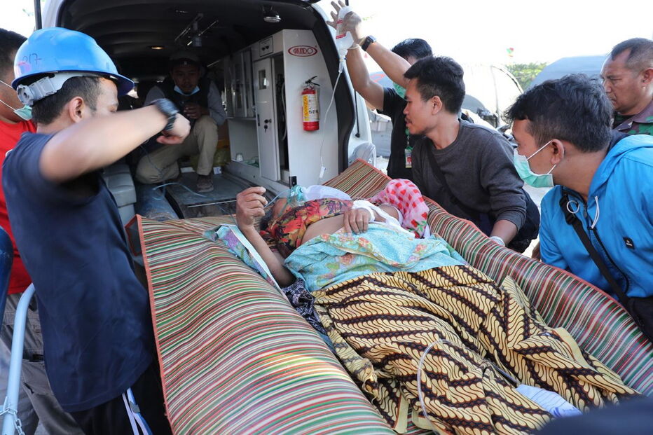 Sismo em Lombok fere milhares de pessoas e deixa rasto de destruição na Indonésia