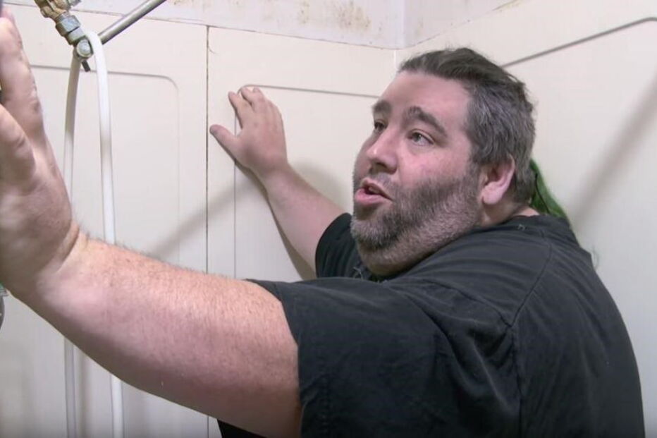 Homem cujo escroto não pára de crescer não faz sexo há nove anos