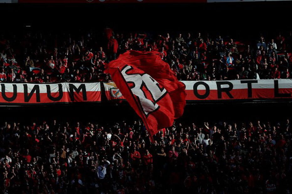EStádio da Luz tem capacidade para receber cerca de 65.000 adeptos