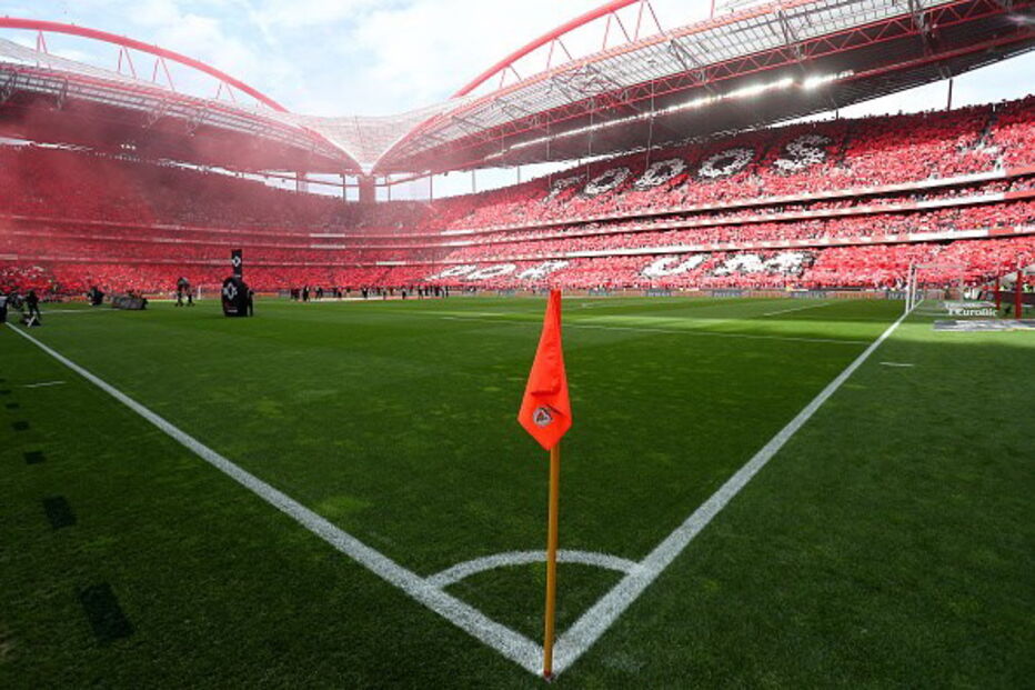 EStádio da Luz tem capacidade para receber cerca de 65.000 adeptos