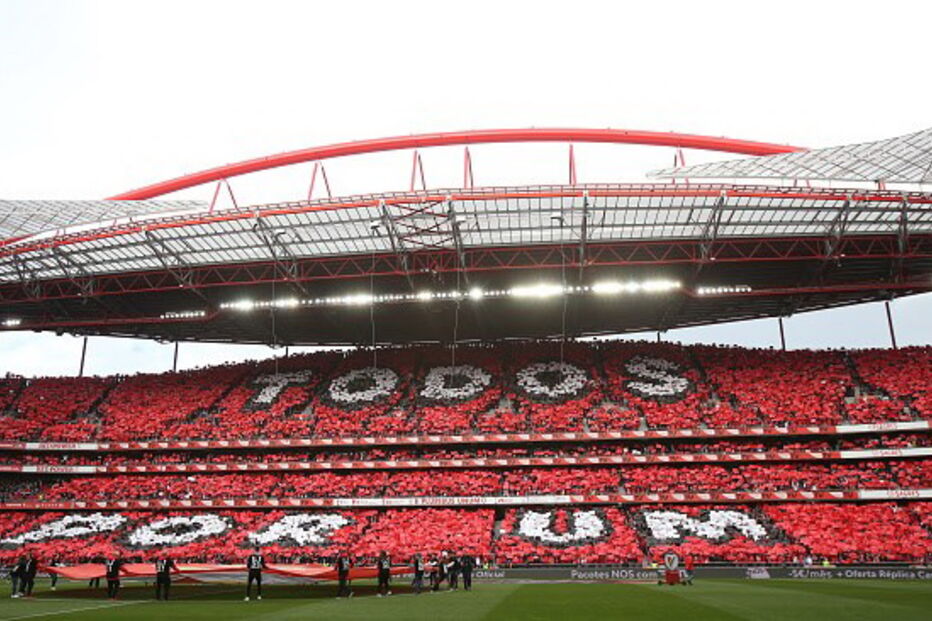 EStádio da Luz tem capacidade para receber cerca de 65.000 adeptos