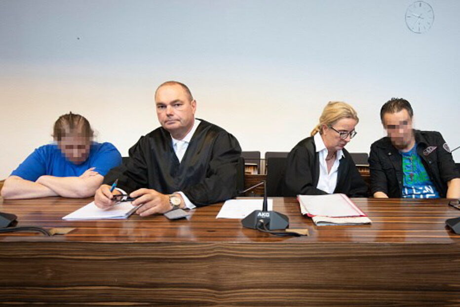 Casal condenado a prisão por vender filho a pedófilos na Internet