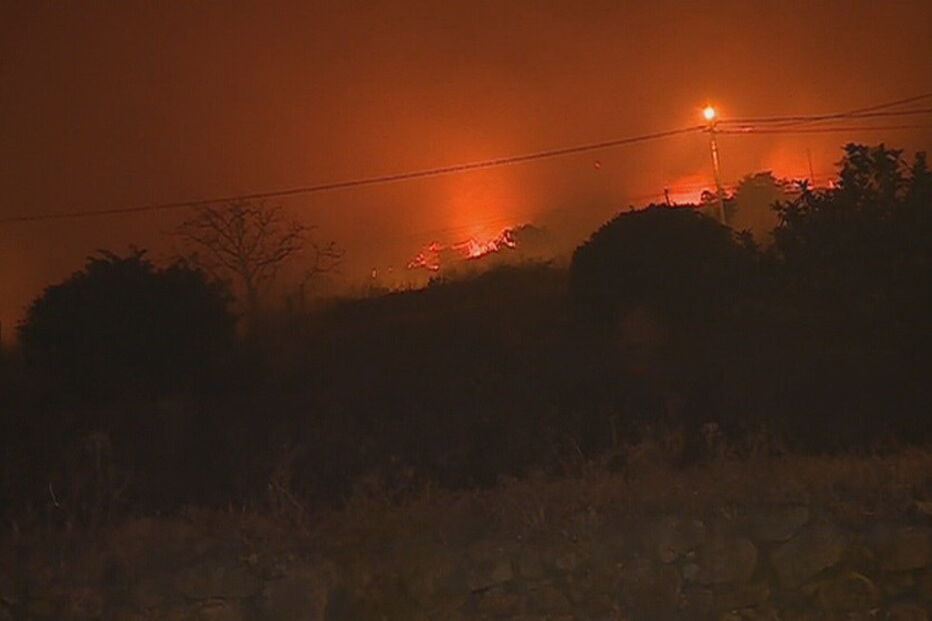 Combate às chamas em Monchique reforçado com operacionais e viaturas